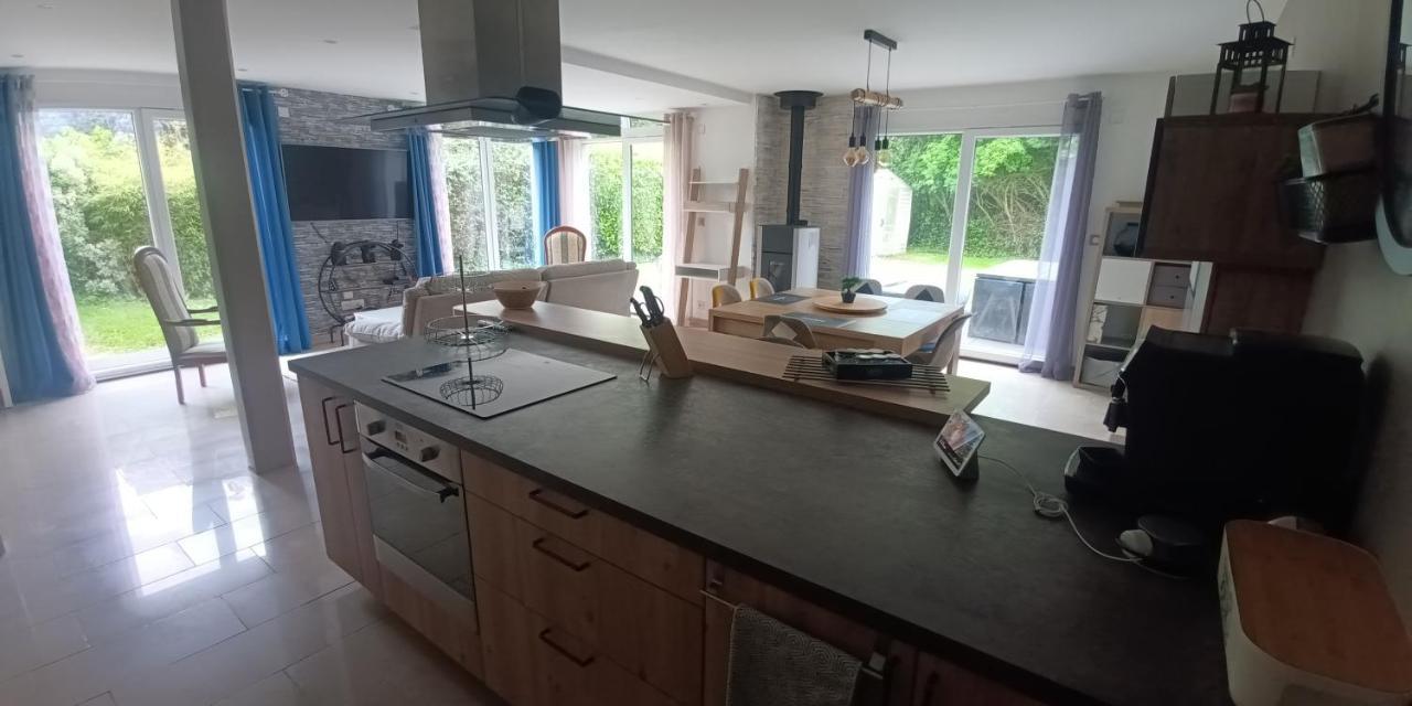 Grande Maison Entiere De 120M2 Epron エクステリア 写真