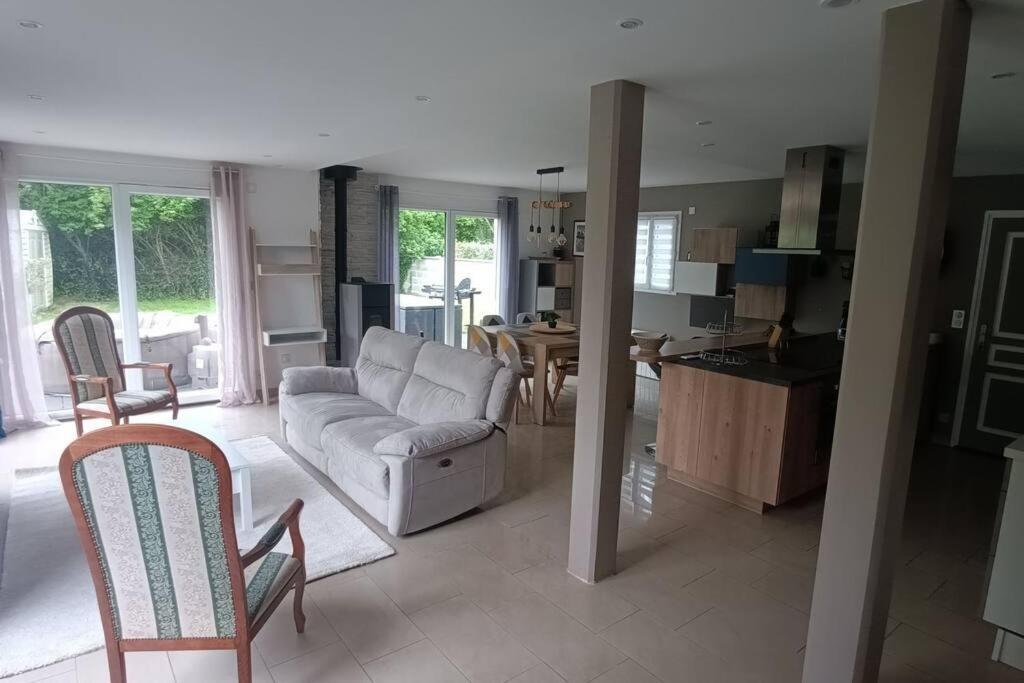 Grande Maison Entiere De 120M2 Epron エクステリア 写真